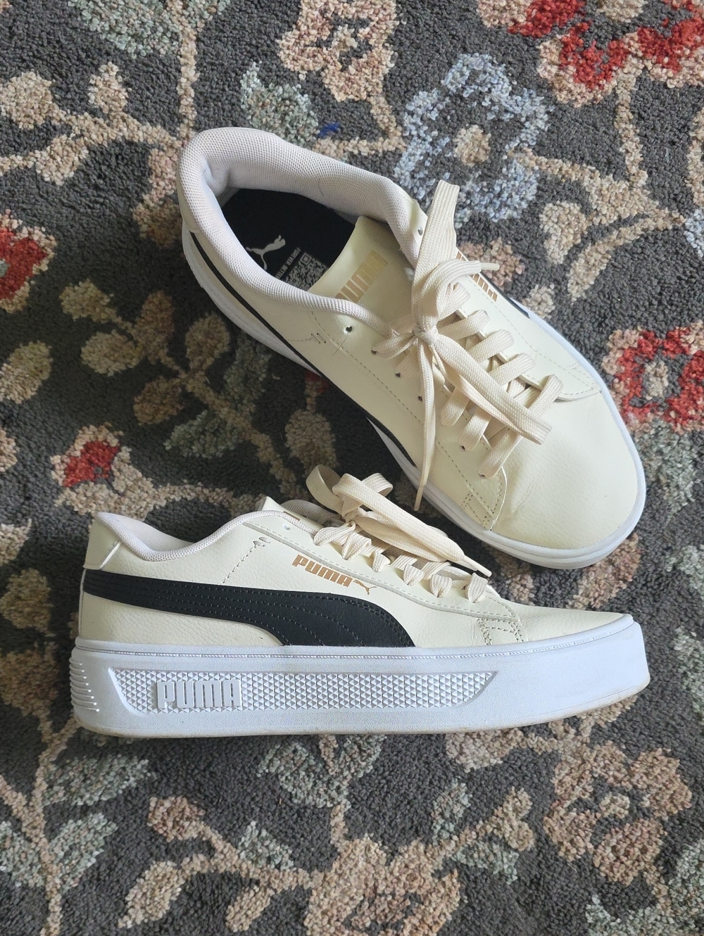 Puma Cream Low-Top Sneakers with Black Formstripe